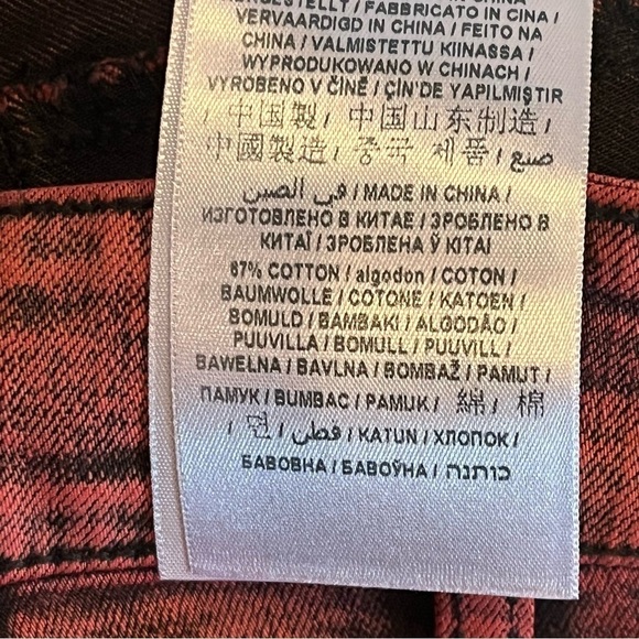 Guess- NWT Red Acid Wash Joanne Seam Front Detail High-Rise Stretch Skinny Fit - Picture 8 of 8